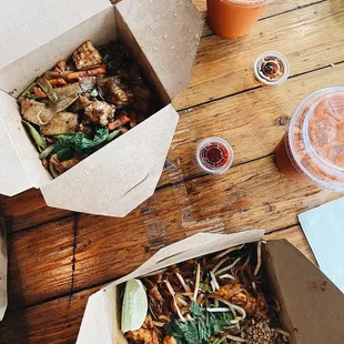 Pad see ew &amp; pad Thai with Thai tea
