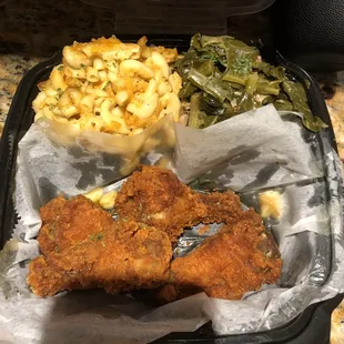 fried chicken and macaroni and cheese