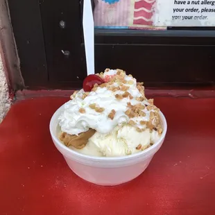 Peanut butter sundae