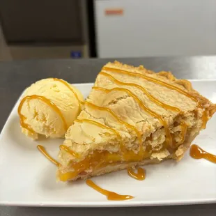 Peach with vanilla bean icecream!