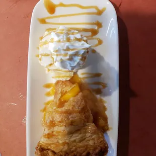 Yummy!!! peach pie drizzled whit caramel