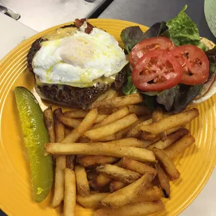 The brunch burger, a cooked to order 7oz beef patty with cheese,bacon and fried egg. Yummy