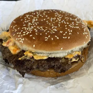 Super Pimiento Cheeseburger