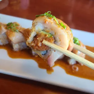 Lion Yellowtail Roll