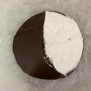 black &amp; white cookie