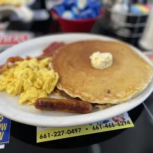  plate of breakfast food