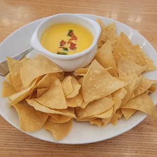 Chips & Queso