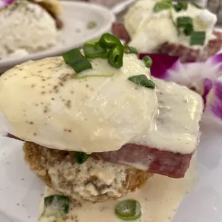 Kau Kau Benedict Brunch