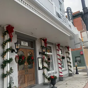 Front entrance decorations