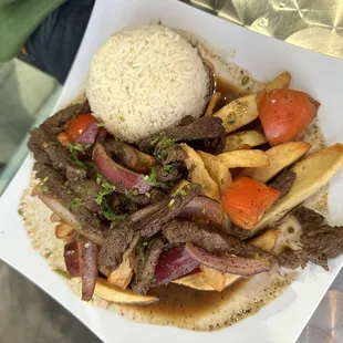 Lomo saltado