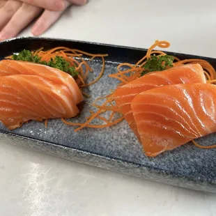 Sashimi salmon