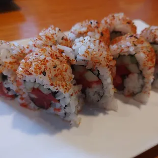 Spicy tuna roll during happy hour