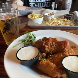 Hot wings &amp; Mac n' Cheese.