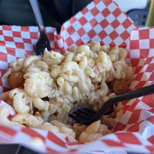 Tater tots with mac and cheese