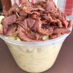 Habanero Mac n Cheese w Pastrami