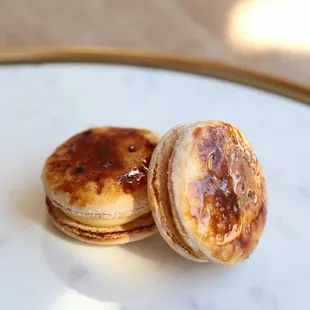 Creme Brulee macarons