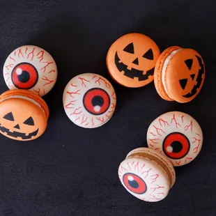 Halloween macarons