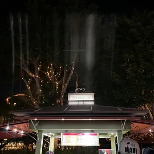 Macarons 10/10 Customer service 0/10