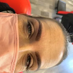 Eyebrow tint and eyelash clusters (medium)