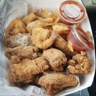 chicken wings and fried chicken, food