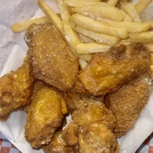 6 Traditional Wings w/Fries