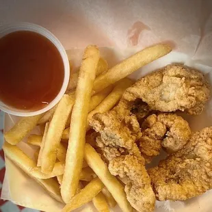 Kid&apos;s Catfish Nuggets w/Fries