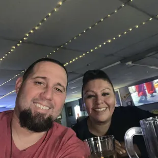 Drinking some cold beerz watching the World Series  yay  go D-Backs