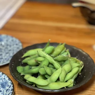 Edamame (Instagram: @badtothebite)