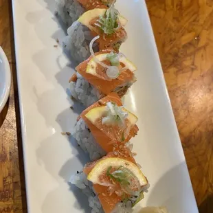 S&amp;T roll (salmon and tuna)