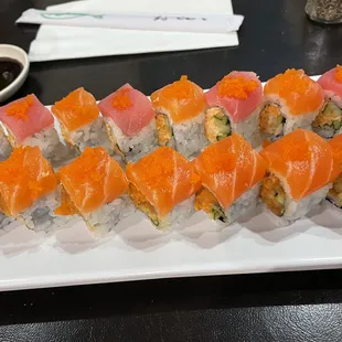 Spicy salmon roll