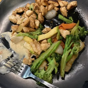 Hibachi chicken and vegetables no rice. That&apos;s the way I like it.