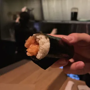 Salmon Hand Roll