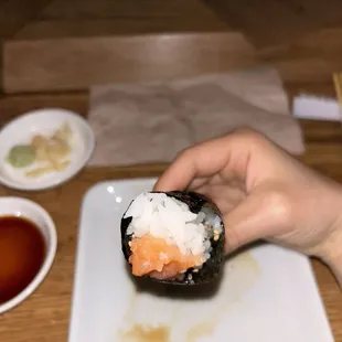 4-hand roll set: salmon hand roll