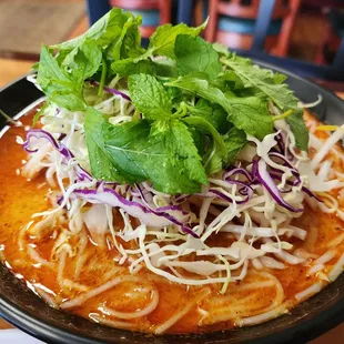 Khaopoon (kapoon) a.k.a. chicken curry noodles.