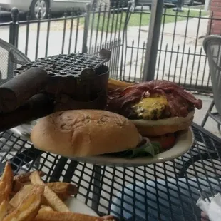 Double Cheese Smoke Burger