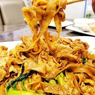 Phad See Saw with chicken and shrimp