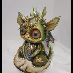 Dragon sculpted cake