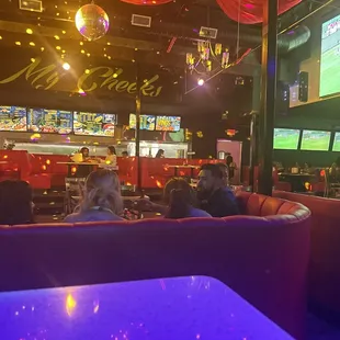 Don't waste your time nor money here!!!!