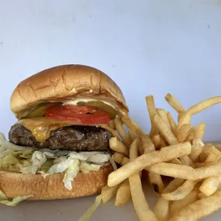 Nada&apos;s loaded cheeseburger