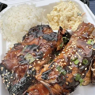 The Combo (Lilikoi BBQ Ribs, Teriyaki Chicken, White Rice, Pasta Mac Salad)