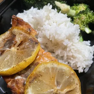 Lemon pepper salmon meal prep