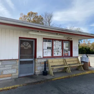 Comfortable benches to eat on.