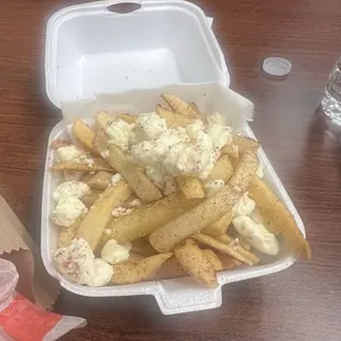 Fries with feta and olive oil