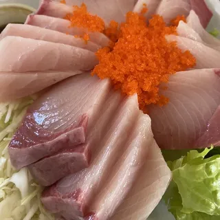 Super Deluxe Sashimi Salad