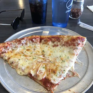 2 Slices of pizza and a drink- only $3.99!