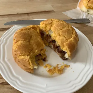 BBQ Pork Pineapple Topping Bun