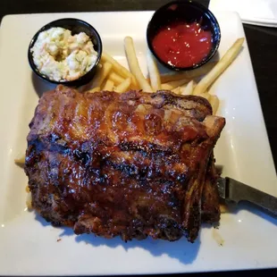 Full rack of ribs, tender with fries