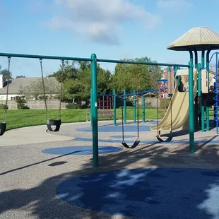 Playarea /Swings