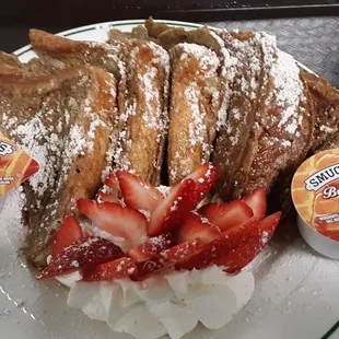 French Toast with Strawberries --- yes!