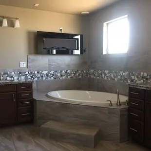 A Residential Move-Out Clean Completed By Our KIK Team. Call Today For A Free Quote.  Always Call Keeping It Kleen